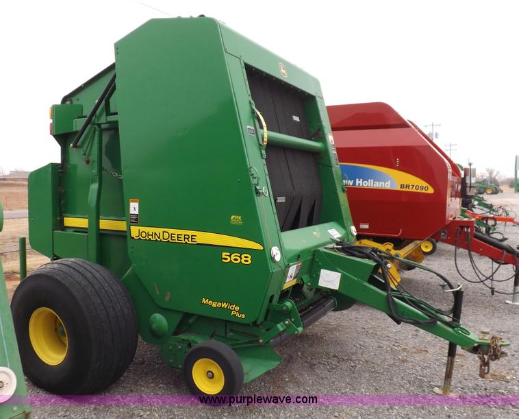 image for item K3076 2007 John Deere 568 round baler