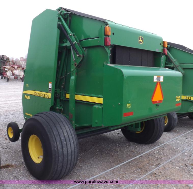 image for item K3076 2007 John Deere 568 round baler