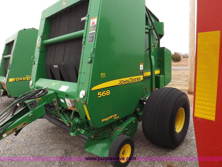 image for item K3076 2007 John Deere 568 round baler