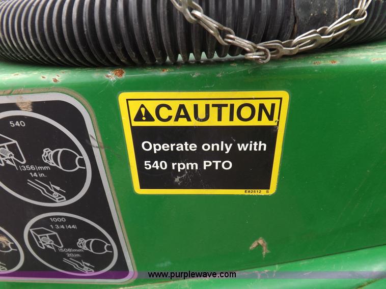 image for item K3076 2007 John Deere 568 round baler