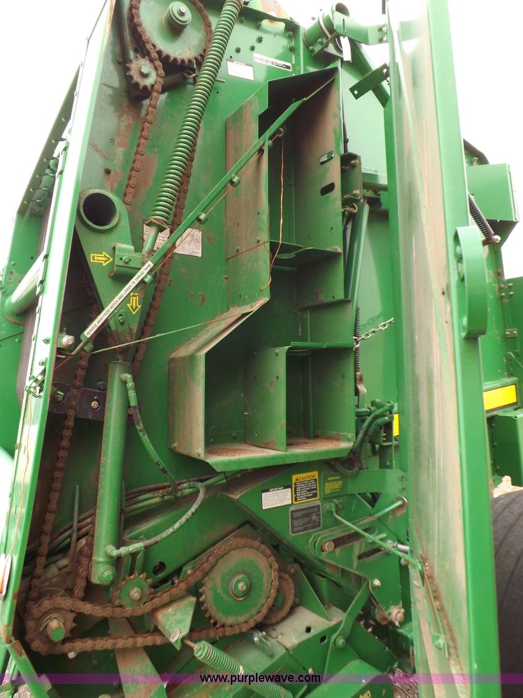 image for item K3076 2007 John Deere 568 round baler