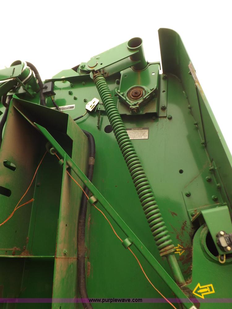 image for item K3076 2007 John Deere 568 round baler