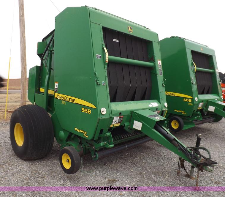image for item K3077 2007 John Deere 568 round baler