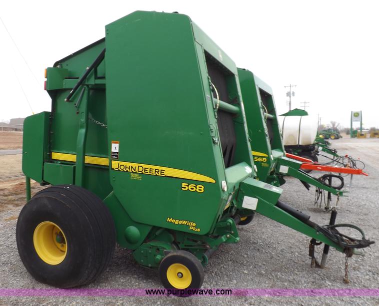 image for item K3077 2007 John Deere 568 round baler