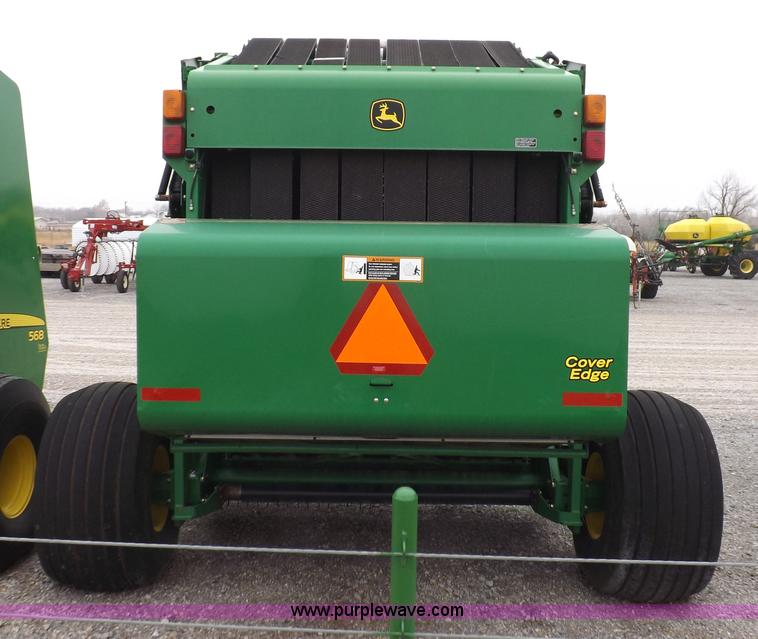 image for item K3077 2007 John Deere 568 round baler