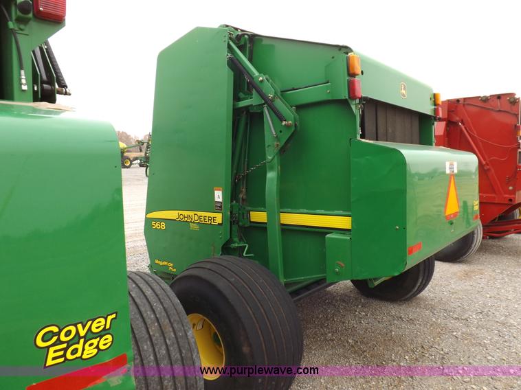 image for item K3077 2007 John Deere 568 round baler