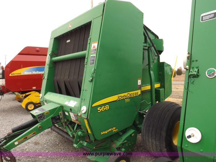 image for item K3077 2007 John Deere 568 round baler