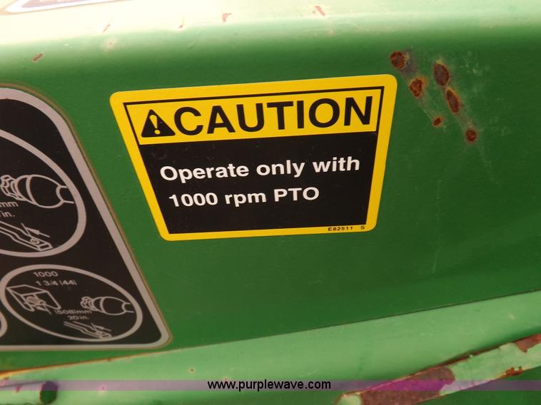 image for item K3077 2007 John Deere 568 round baler