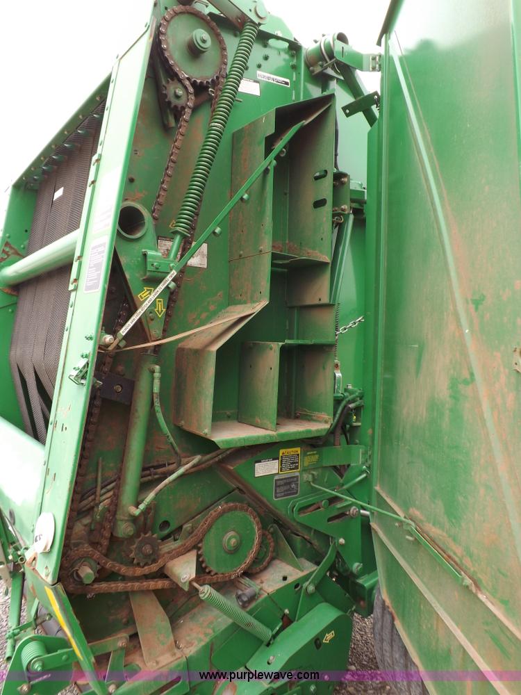 image for item K3077 2007 John Deere 568 round baler