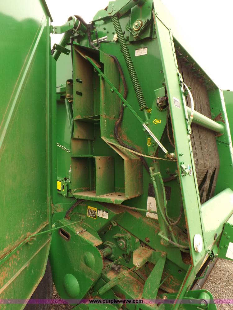 image for item K3077 2007 John Deere 568 round baler