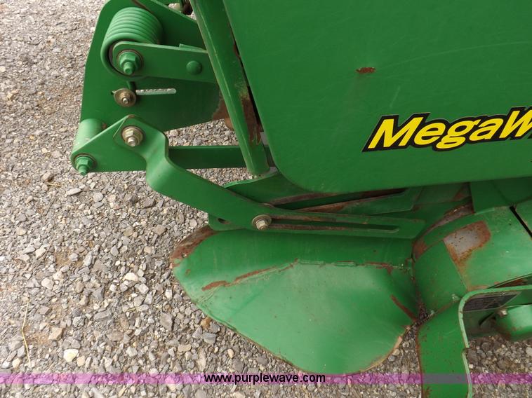 image for item K3077 2007 John Deere 568 round baler