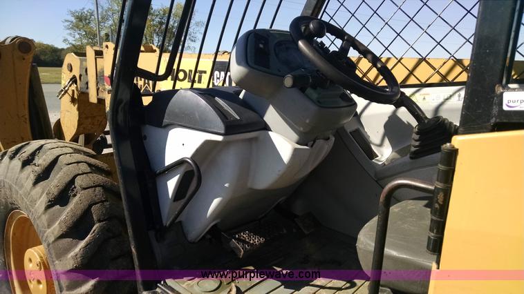 image for item AW9126 2006 Caterpillar TH460B telehandler