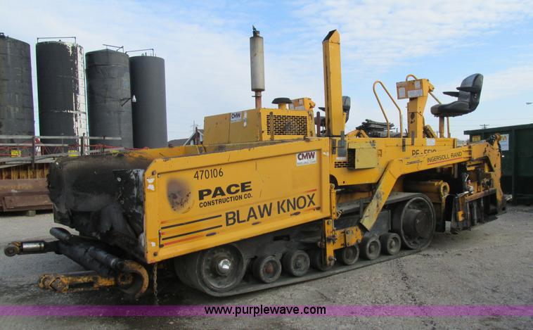 image for item AW9797 2000 Blaw Knox PF5510 paver