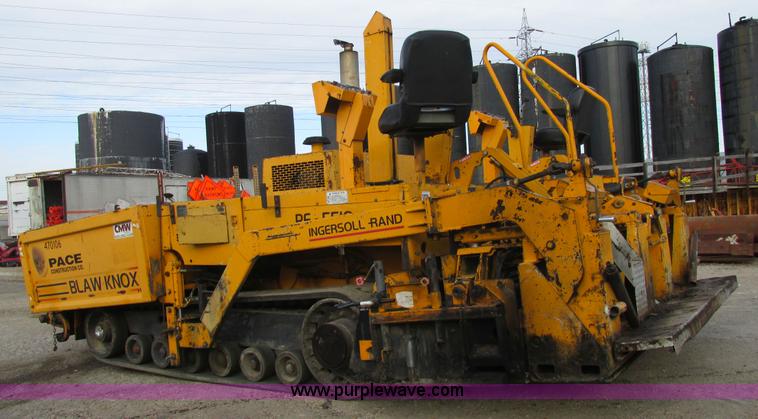 image for item AW9797 2000 Blaw Knox PF5510 paver