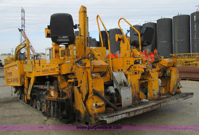 image for item AW9797 2000 Blaw Knox PF5510 paver