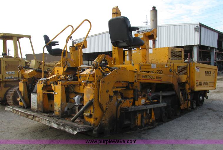 image for item AW9797 2000 Blaw Knox PF5510 paver