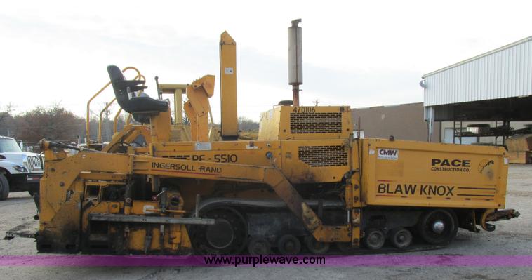 image for item AW9797 2000 Blaw Knox PF5510 paver