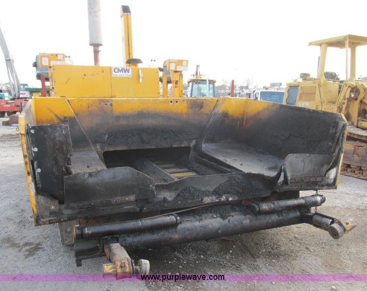 image for item AW9797 2000 Blaw Knox PF5510 paver