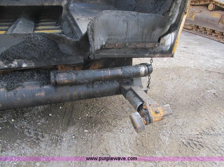 image for item AW9797 2000 Blaw Knox PF5510 paver