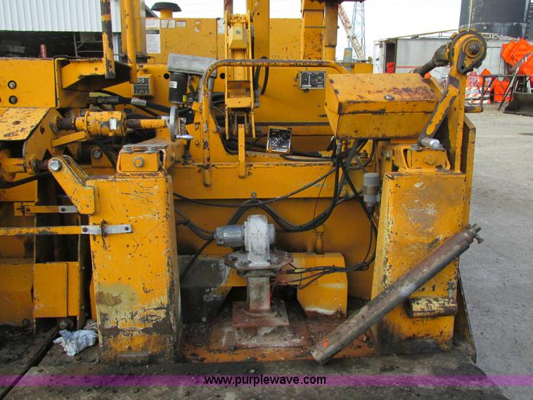 image for item AW9797 2000 Blaw Knox PF5510 paver