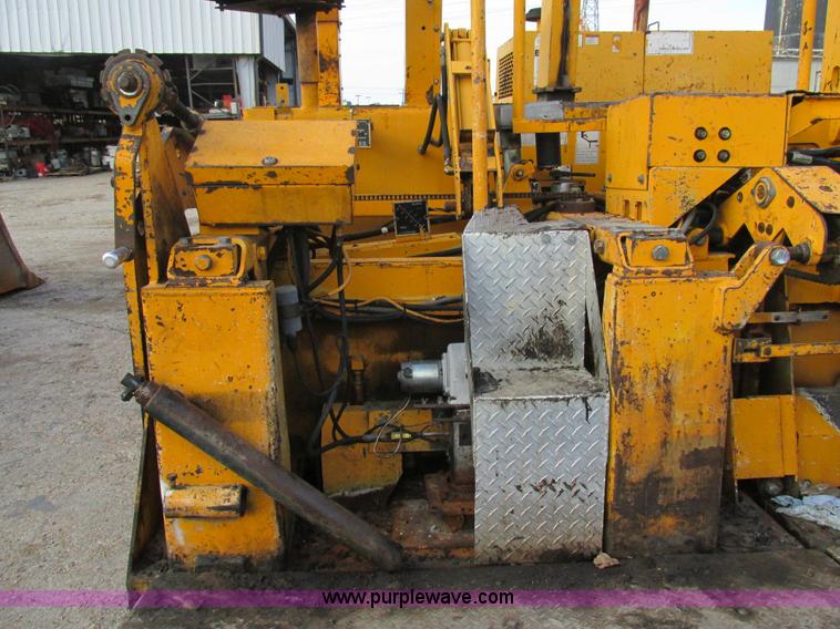 image for item AW9797 2000 Blaw Knox PF5510 paver