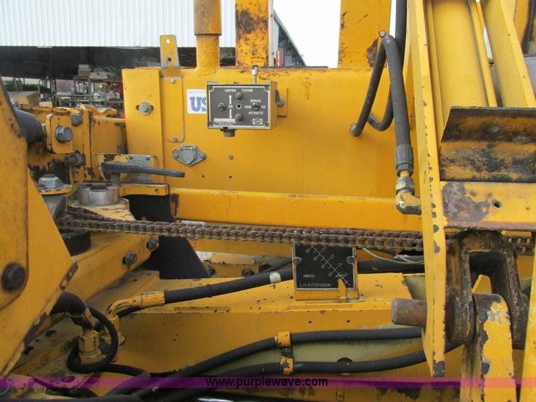 image for item AW9797 2000 Blaw Knox PF5510 paver