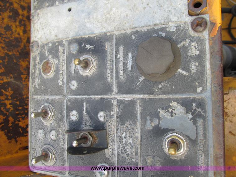 image for item AW9797 2000 Blaw Knox PF5510 paver