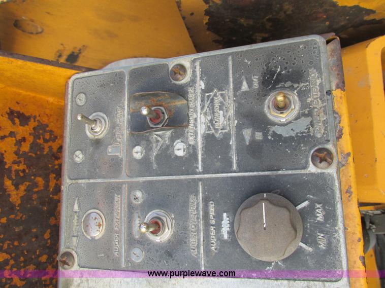 image for item AW9797 2000 Blaw Knox PF5510 paver