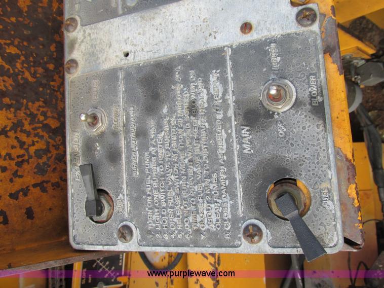 image for item AW9797 2000 Blaw Knox PF5510 paver