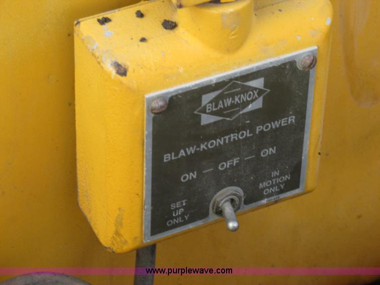 image for item AW9797 2000 Blaw Knox PF5510 paver