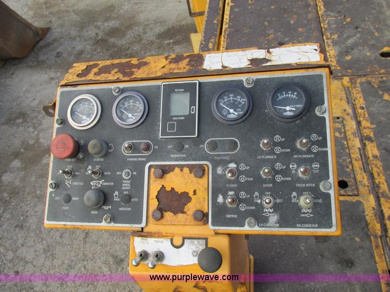 image for item AW9797 2000 Blaw Knox PF5510 paver