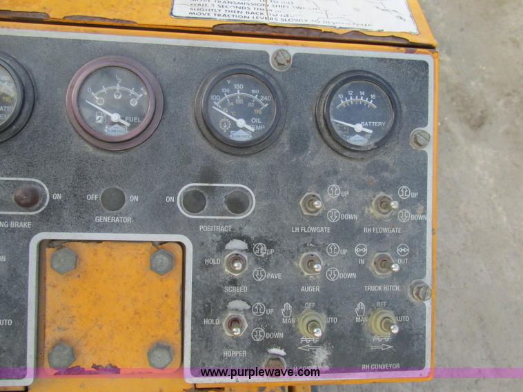 image for item AW9797 2000 Blaw Knox PF5510 paver