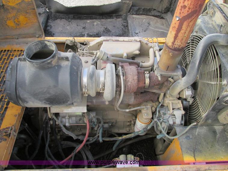 image for item AW9797 2000 Blaw Knox PF5510 paver