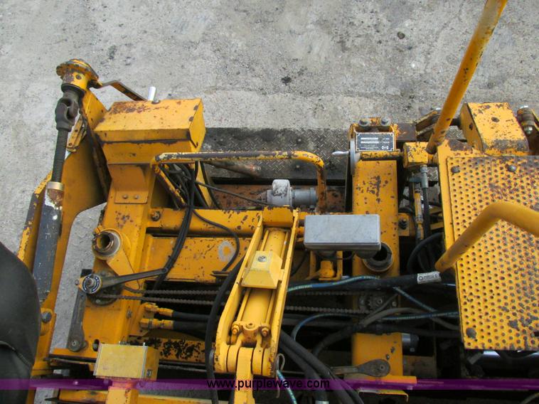 image for item AW9797 2000 Blaw Knox PF5510 paver