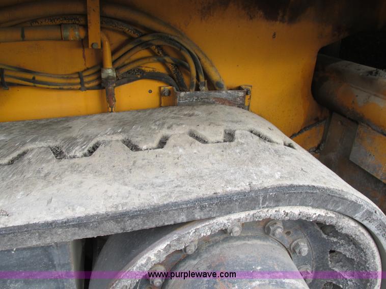 image for item AW9797 2000 Blaw Knox PF5510 paver