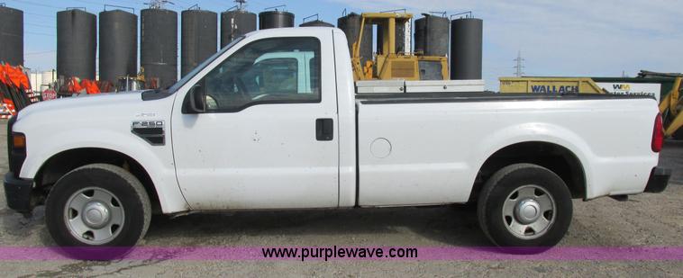 image for item AW9798 2008 Ford F250 Super Duty XL pickup truck