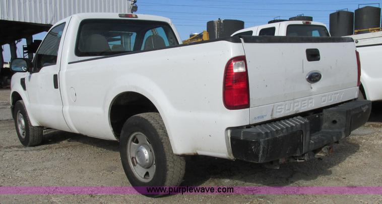 image for item AW9798 2008 Ford F250 Super Duty XL pickup truck