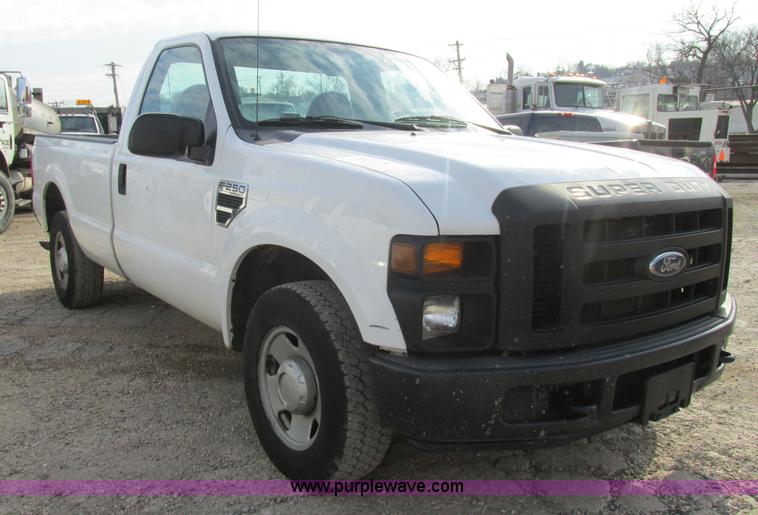 image for item AW9798 2008 Ford F250 Super Duty XL pickup truck