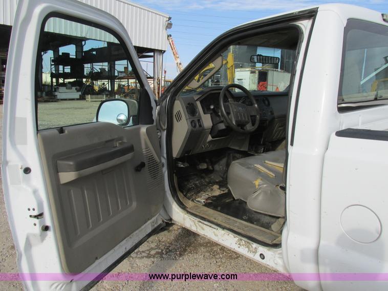 image for item AW9798 2008 Ford F250 Super Duty XL pickup truck