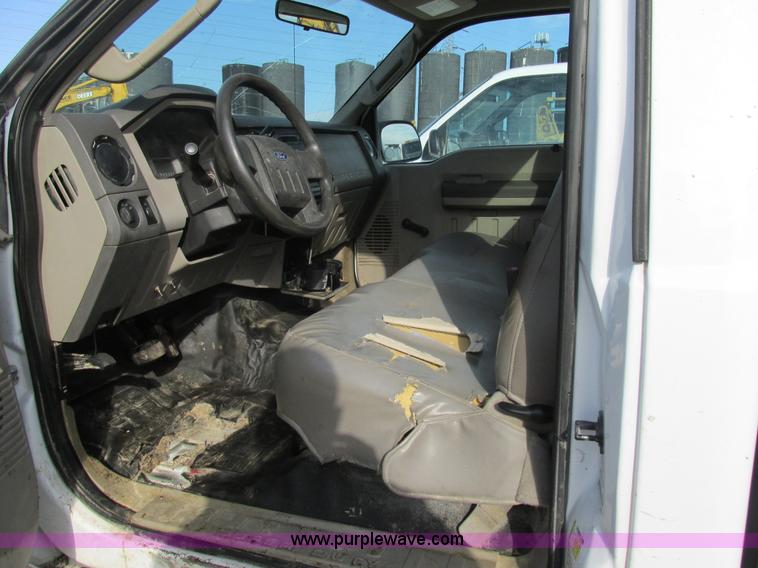 image for item AW9798 2008 Ford F250 Super Duty XL pickup truck