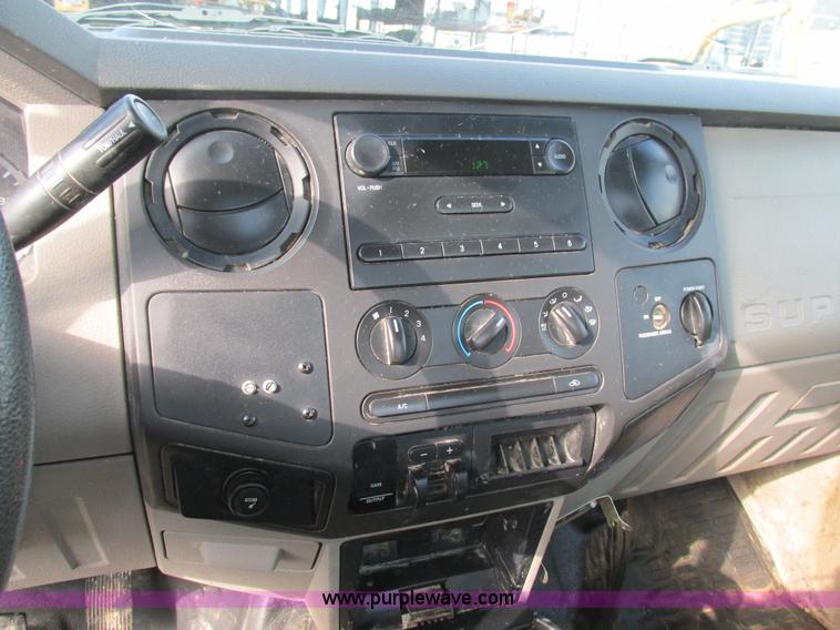image for item AW9798 2008 Ford F250 Super Duty XL pickup truck