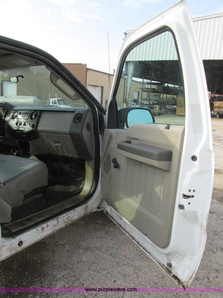image for item AW9798 2008 Ford F250 Super Duty XL pickup truck