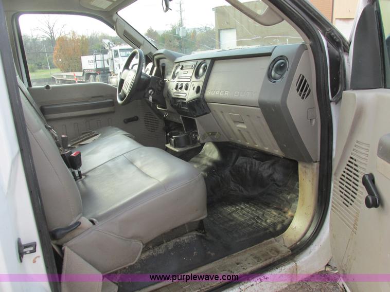 image for item AW9798 2008 Ford F250 Super Duty XL pickup truck