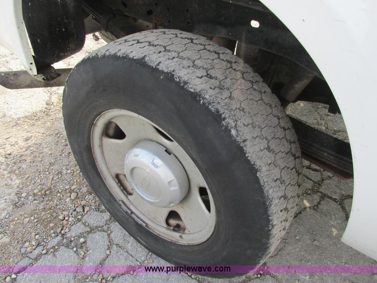 image for item AW9798 2008 Ford F250 Super Duty XL pickup truck