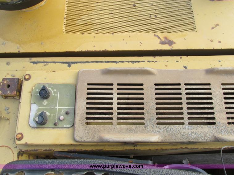 image for item AW9799 1987 Caterpillar 963A track loader