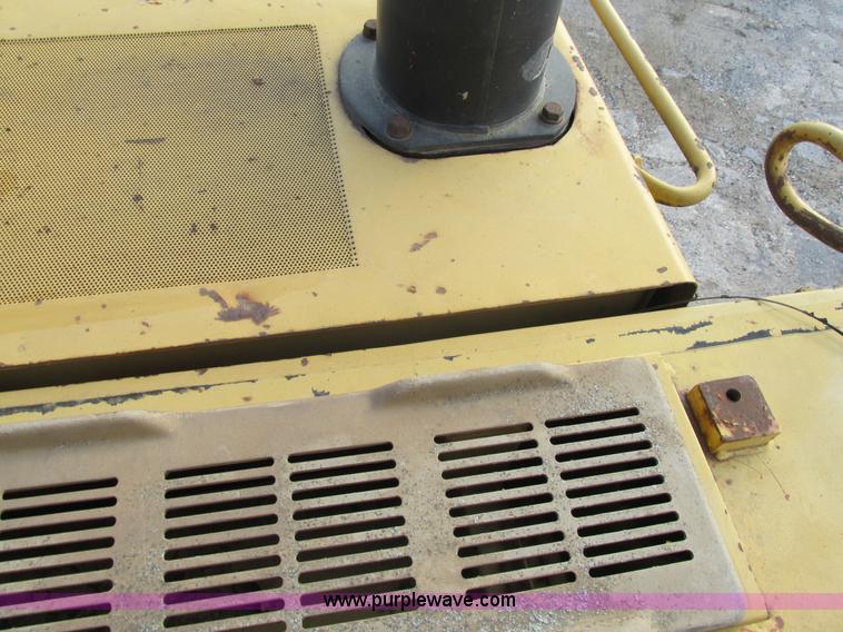 image for item AW9799 1987 Caterpillar 963A track loader