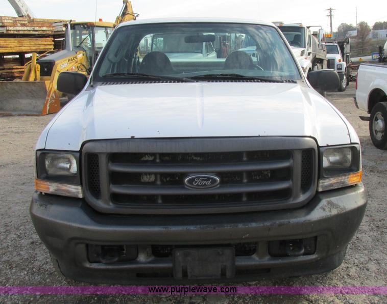 image for item AW9800 2004 Ford F250 Super Duty XL SuperCab pickup truck