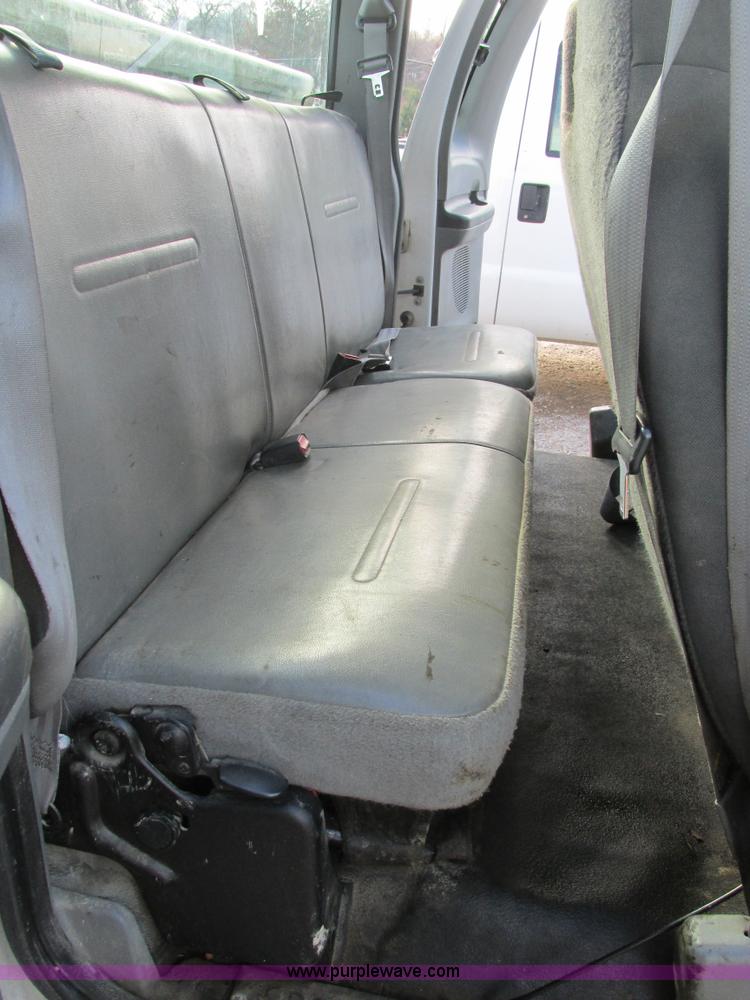 image for item AW9800 2004 Ford F250 Super Duty XL SuperCab pickup truck