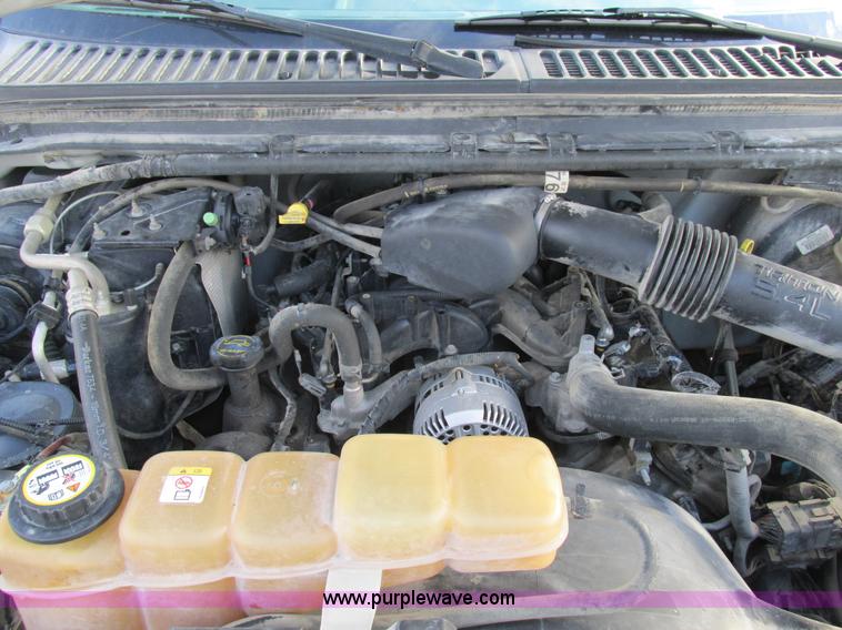 image for item AW9800 2004 Ford F250 Super Duty XL SuperCab pickup truck