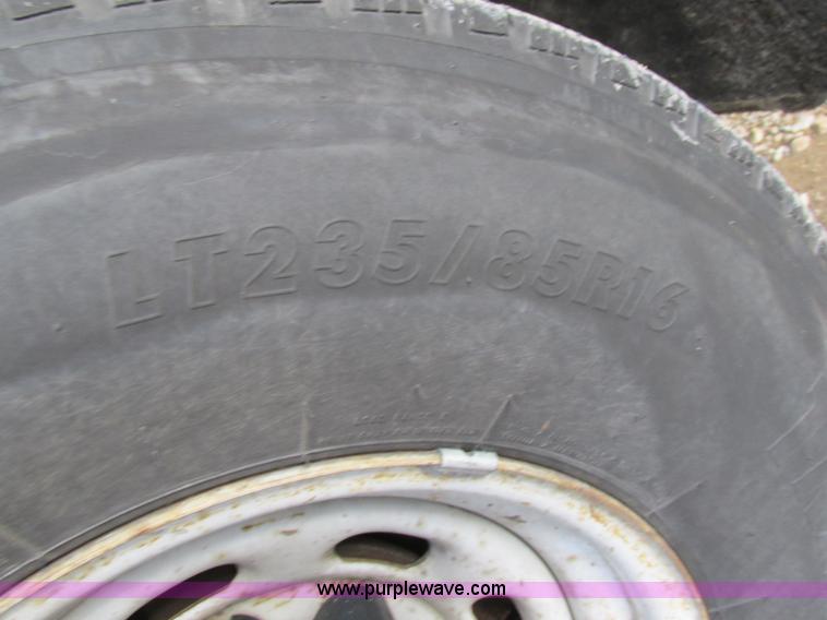 image for item AW9800 2004 Ford F250 Super Duty XL SuperCab pickup truck